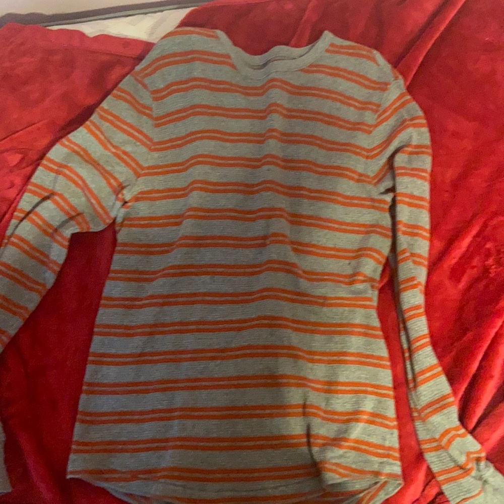 Men’s striped long sleeve tee